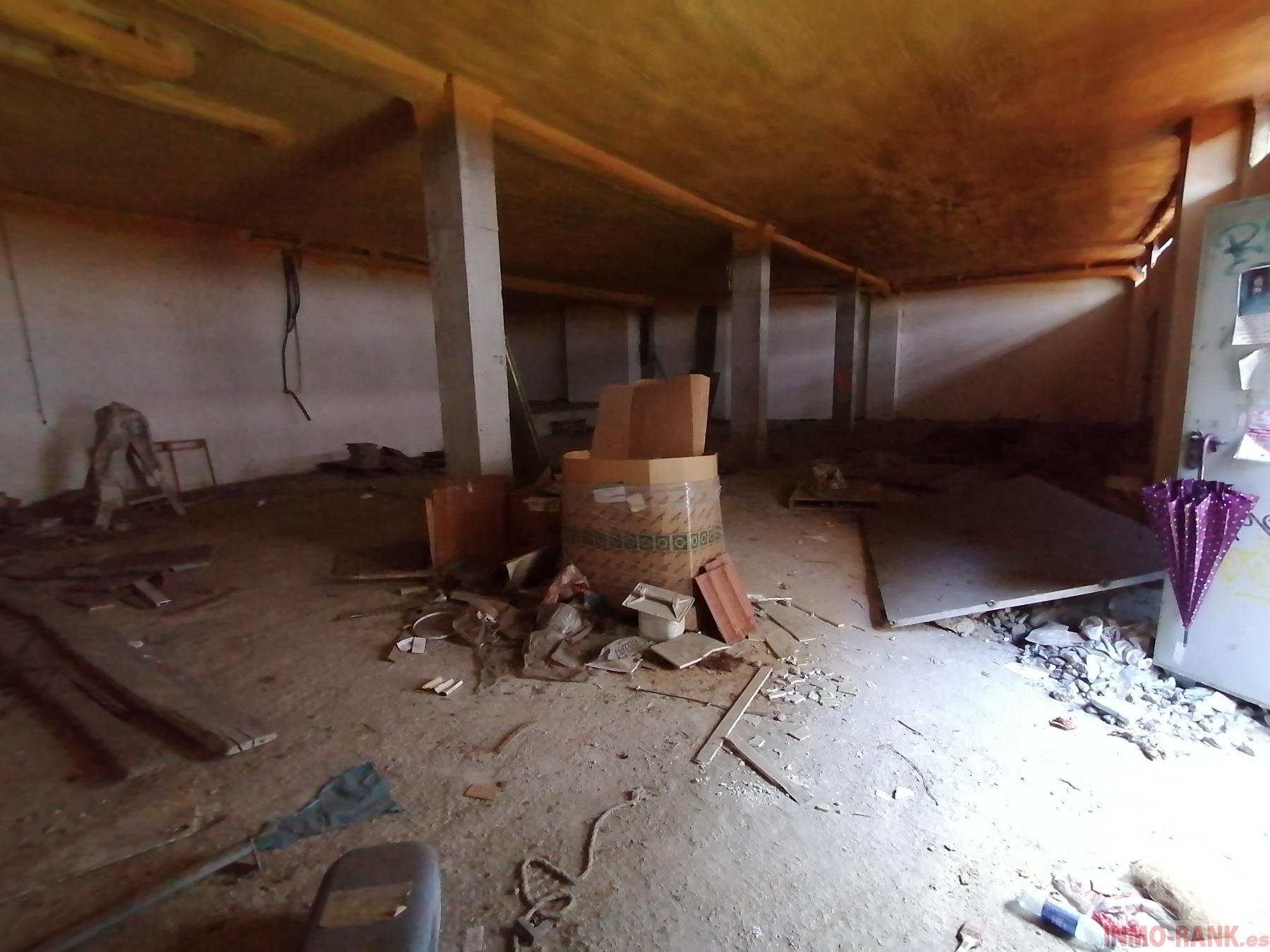 For sale of commercial in Vigo