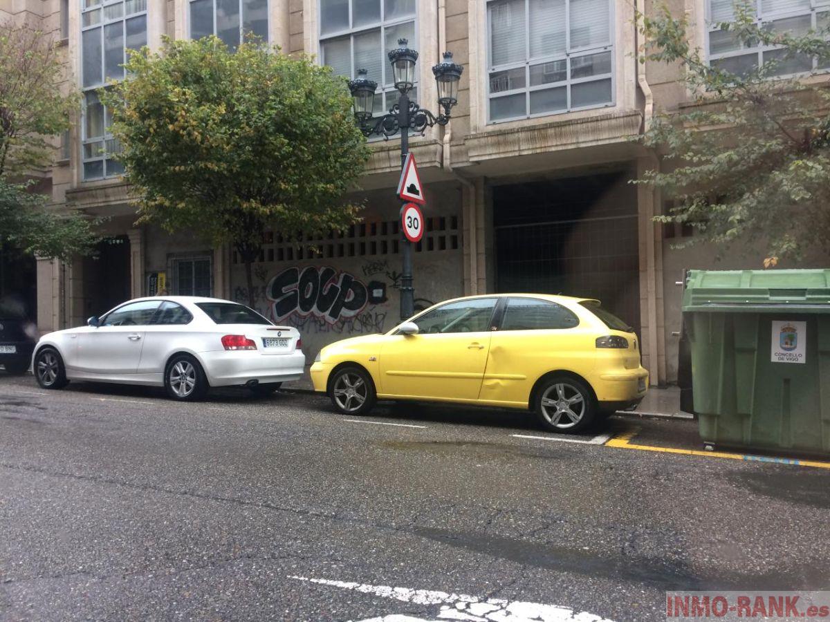 For sale of commercial in Vigo