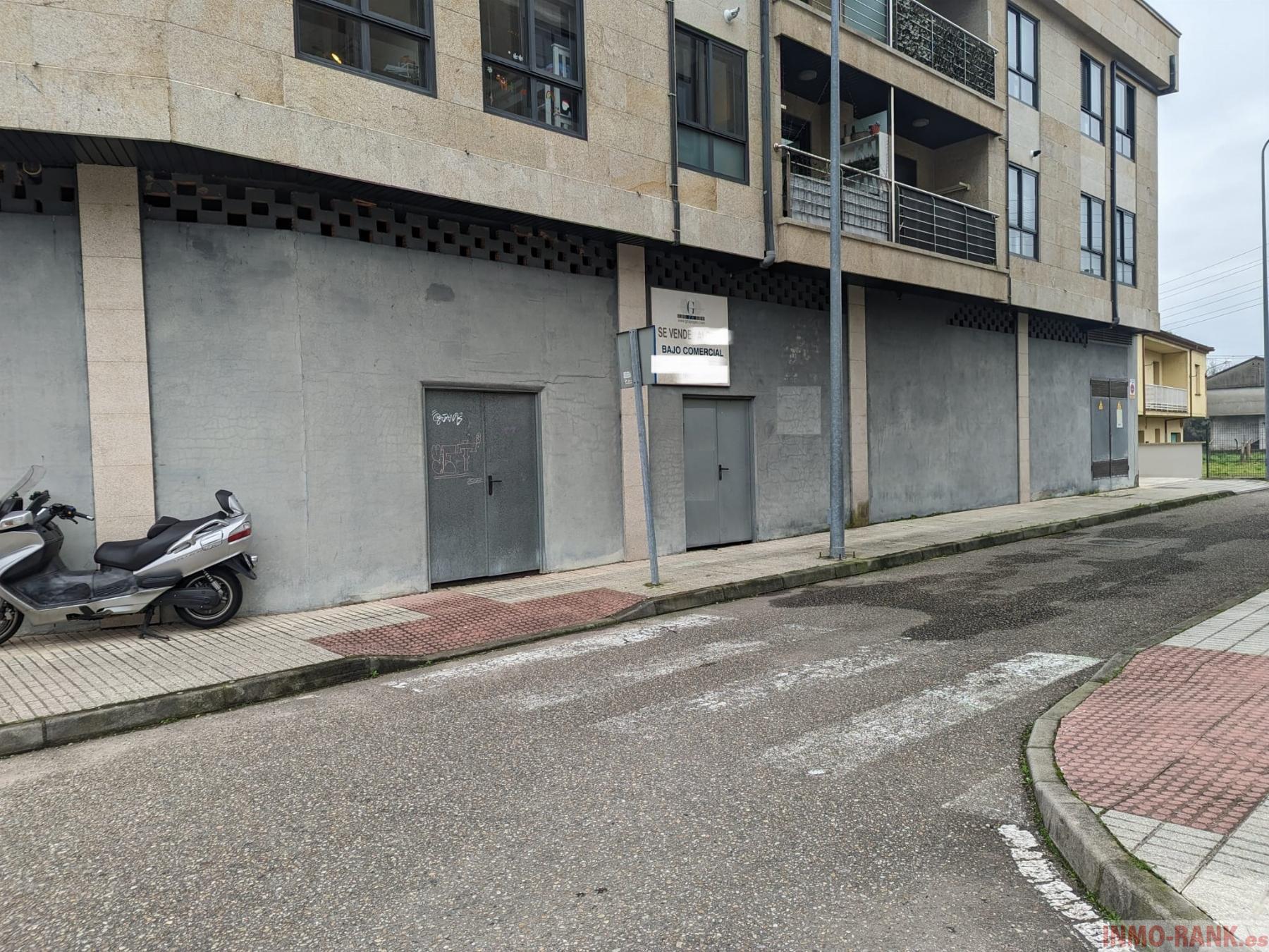 For sale of commercial in Porriño O
