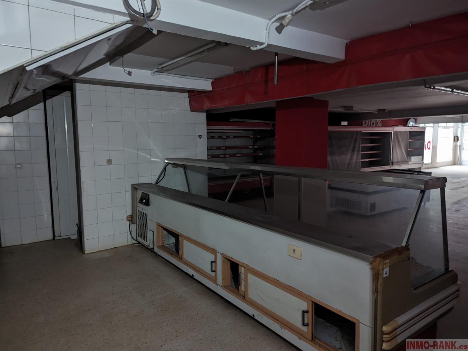 For sale of commercial in Gondomar