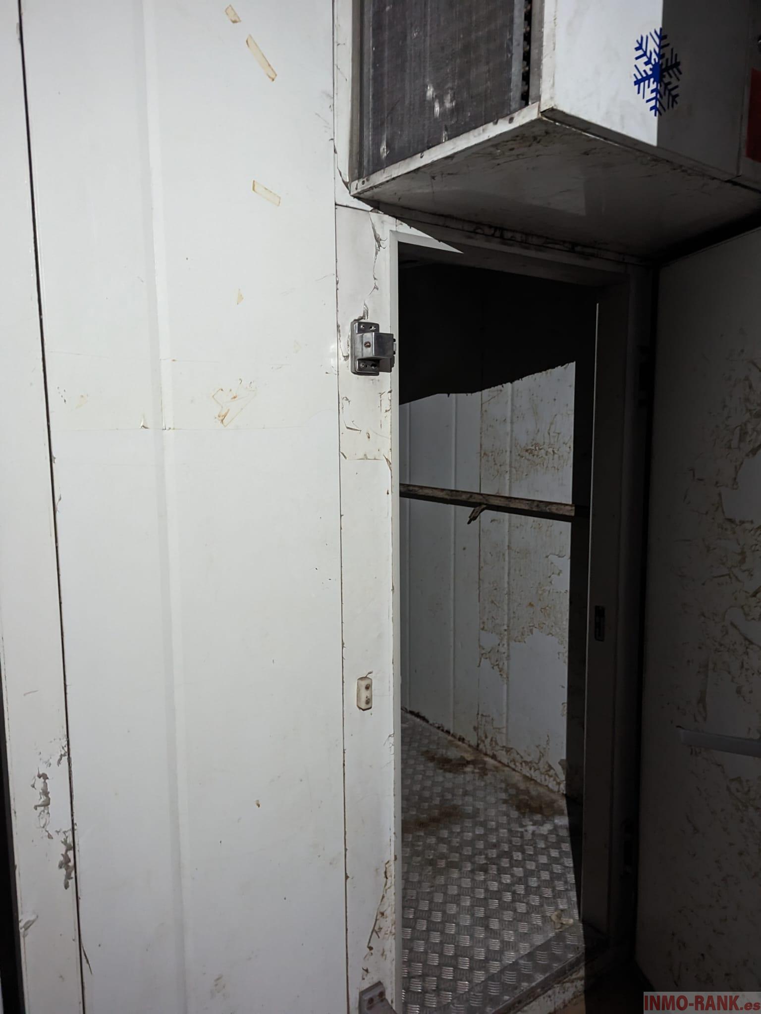 For sale of commercial in Gondomar