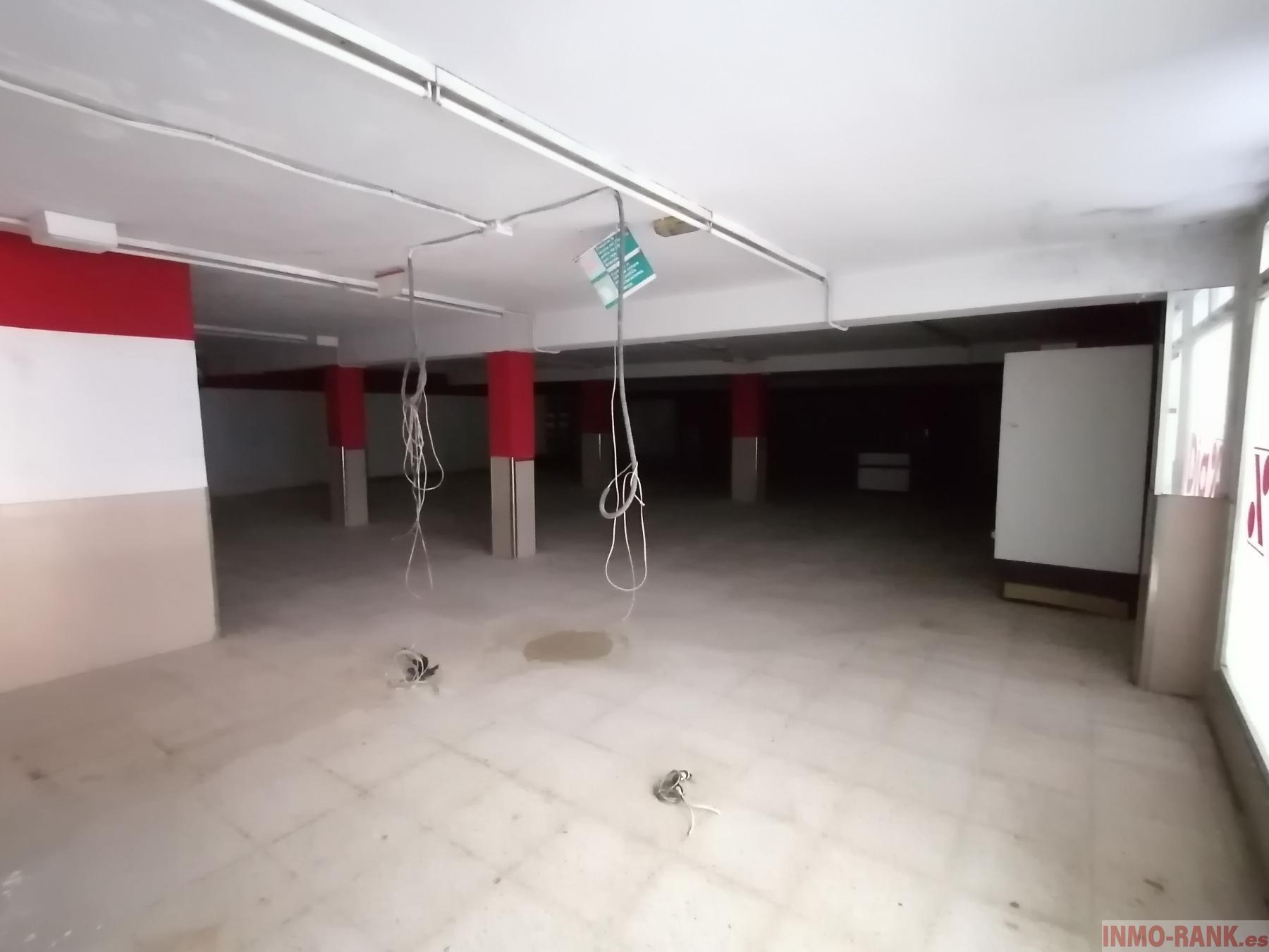 For sale of commercial in Gondomar