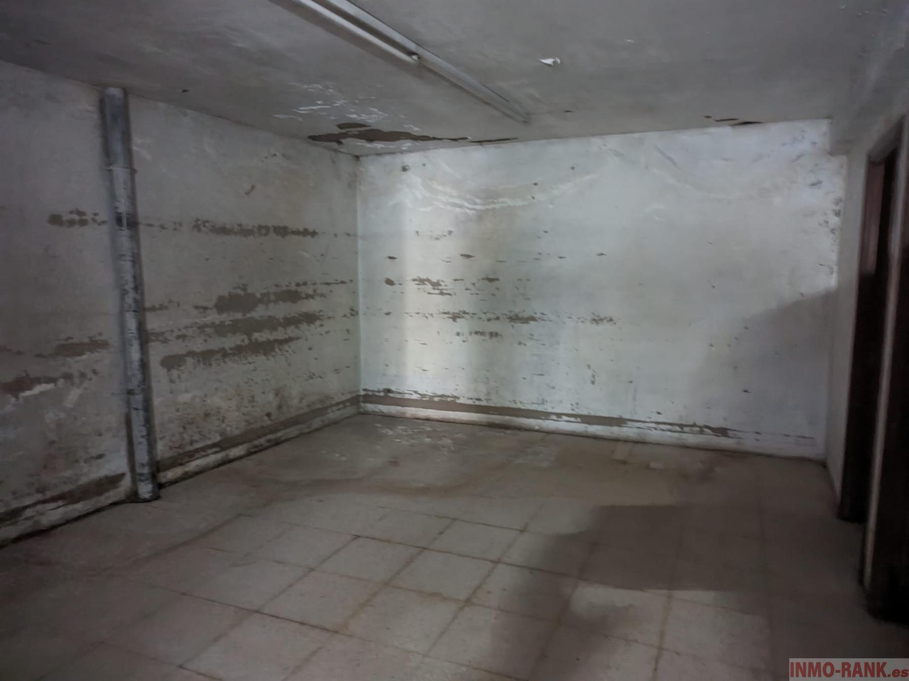For sale of commercial in Gondomar
