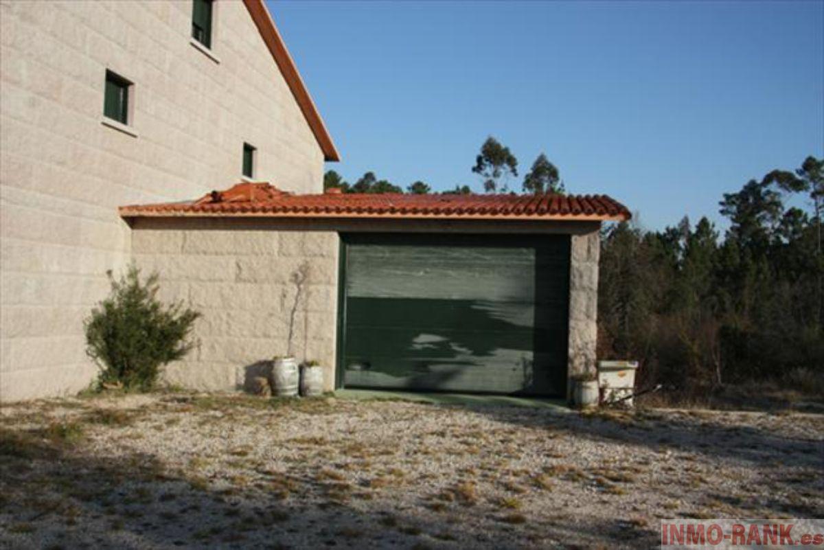 For sale of house in A Cañiza