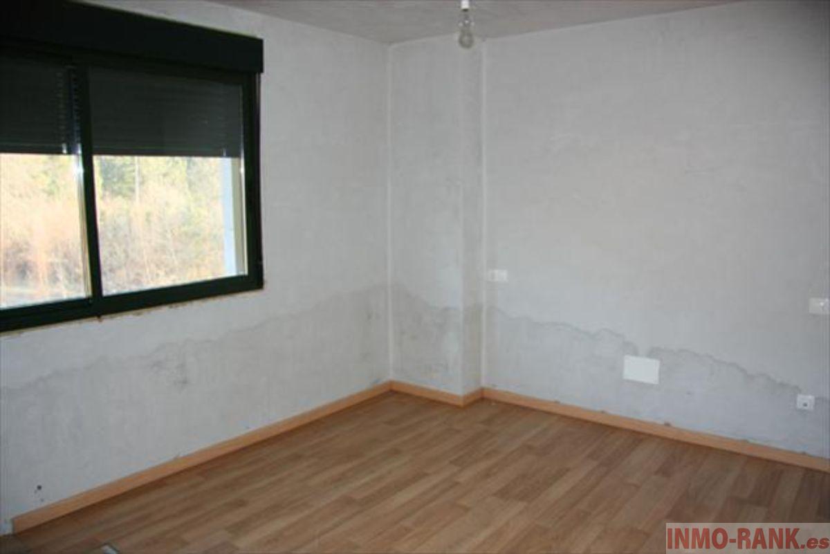For sale of house in A Cañiza