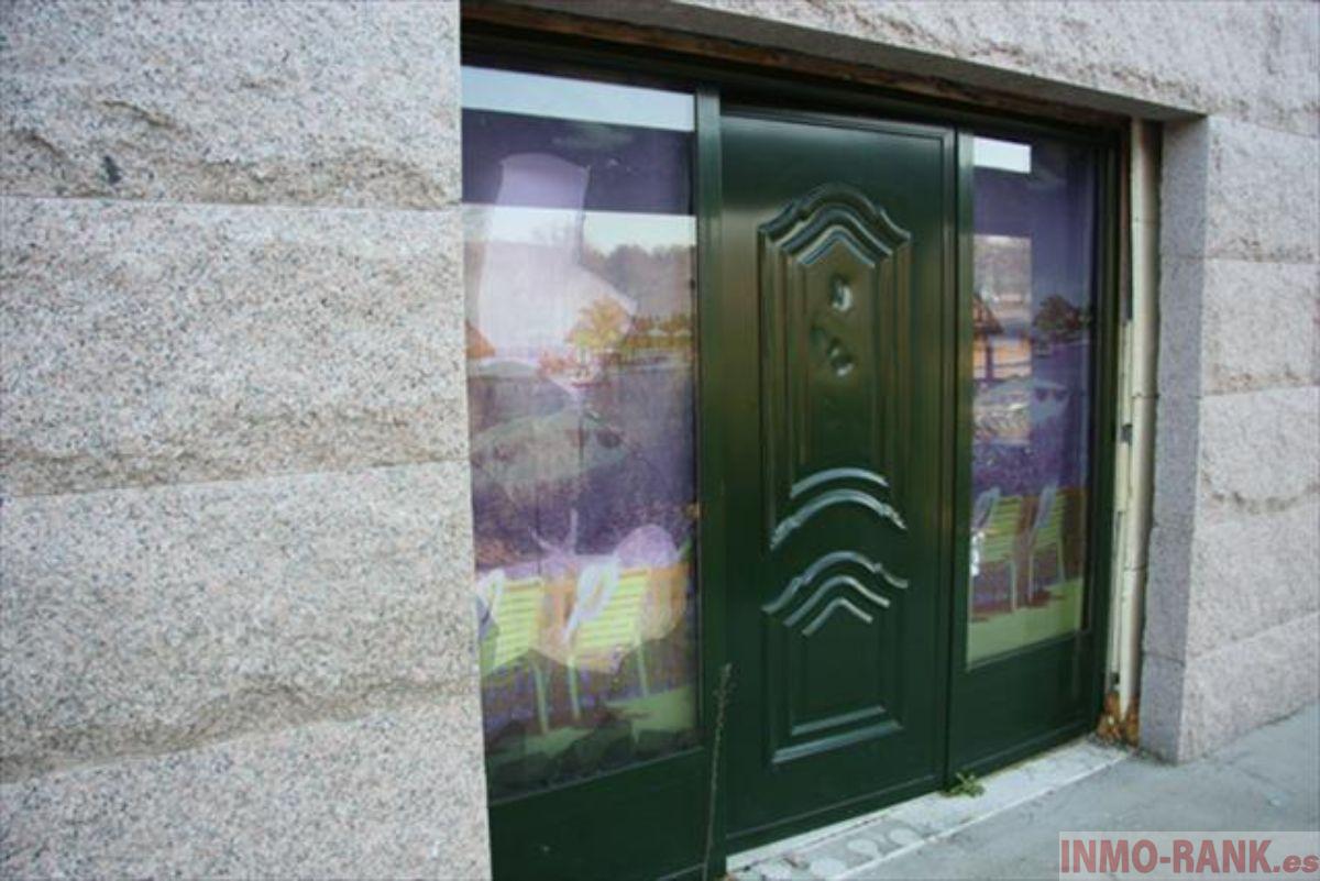 For sale of house in A Cañiza
