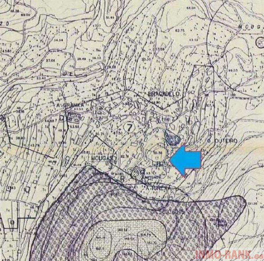 For sale of land in Oia