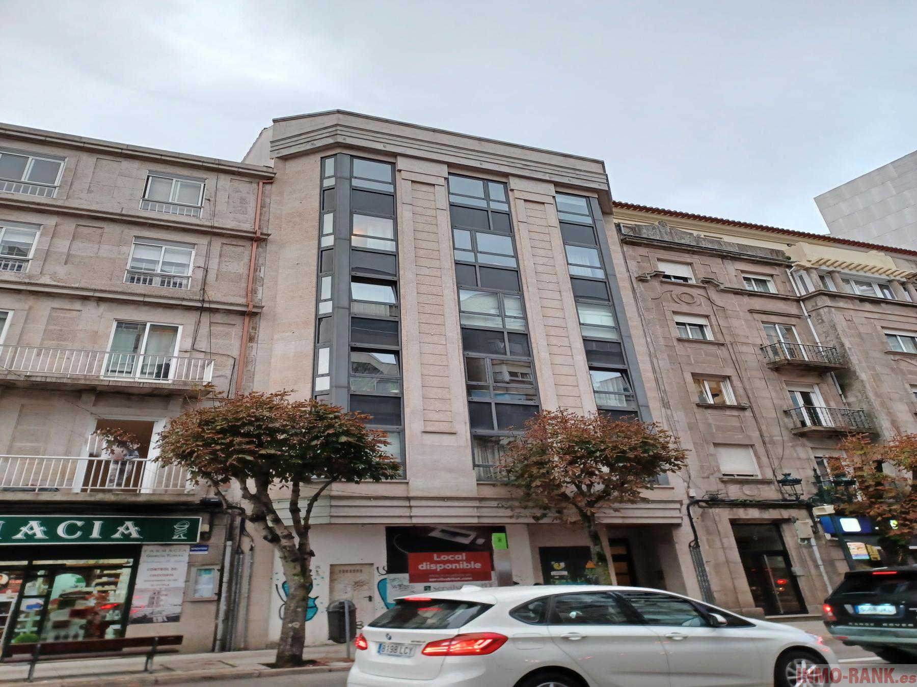 For sale of commercial in Vigo