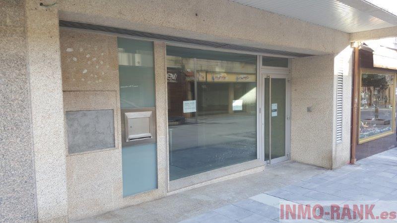 For rent of commercial in Grove O