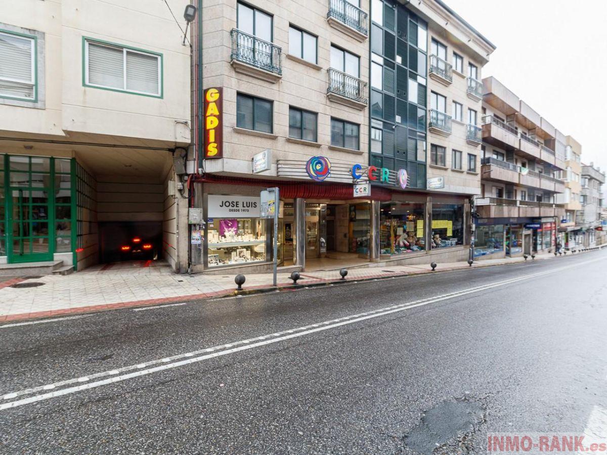 For sale of commercial in Nigrán