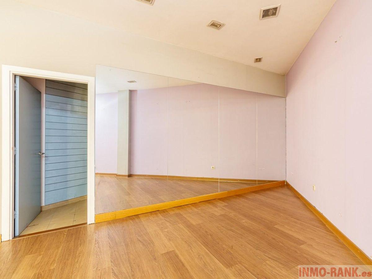 For sale of commercial in Nigrán