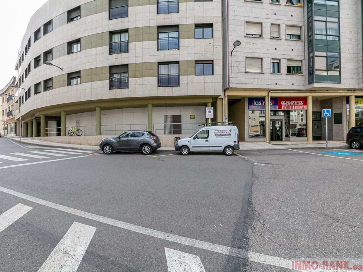 Venta de local comercial en Salceda de Caselas