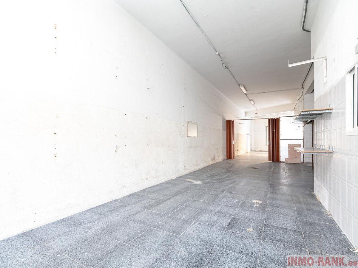 For sale of commercial in Vigo