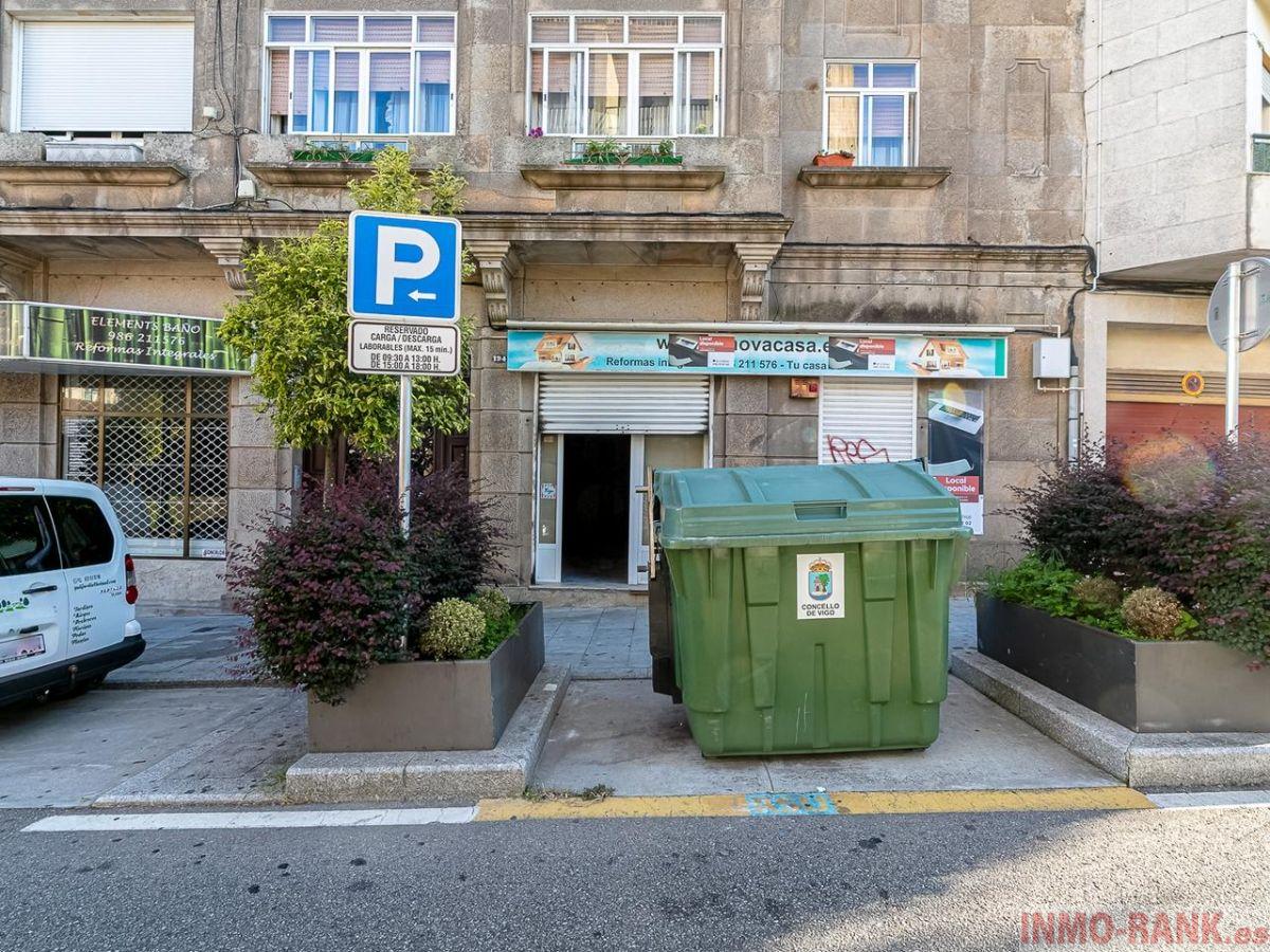For sale of commercial in Vigo