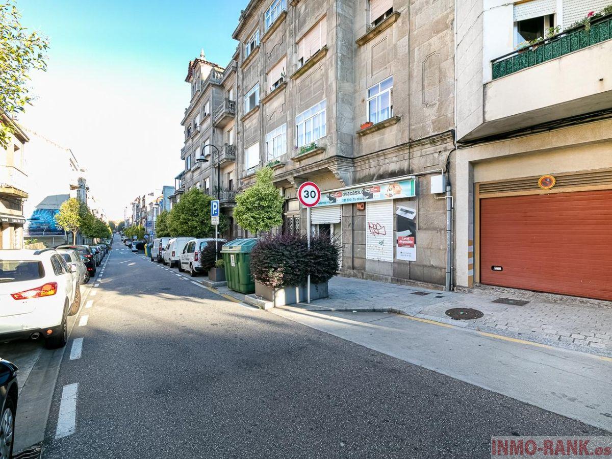 For sale of commercial in Vigo