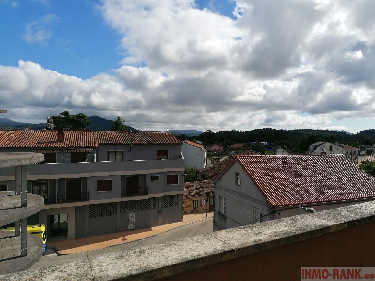 For sale of flat in Tomiño