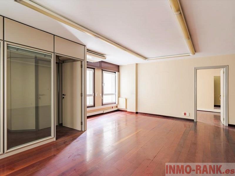 For sale of commercial in Vigo