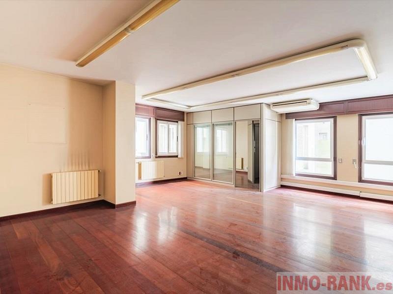 For sale of commercial in Vigo