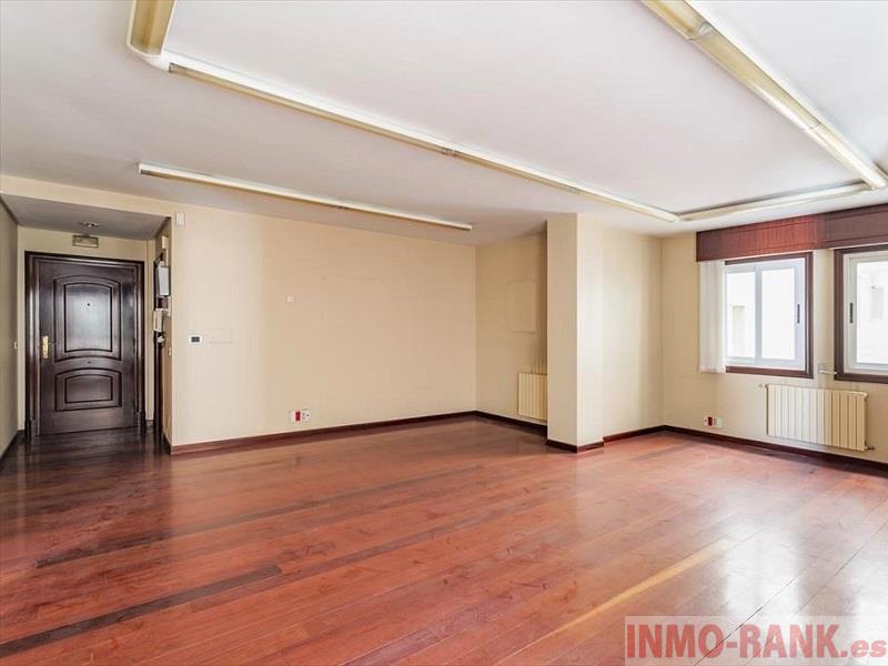For sale of commercial in Vigo