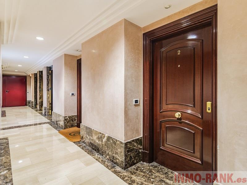 For sale of commercial in Vigo