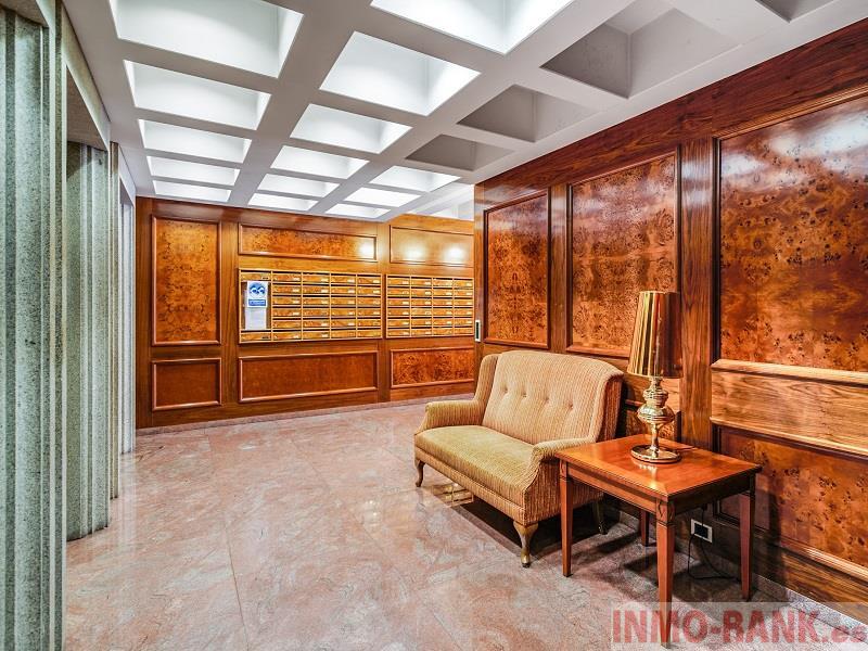 For sale of commercial in Vigo