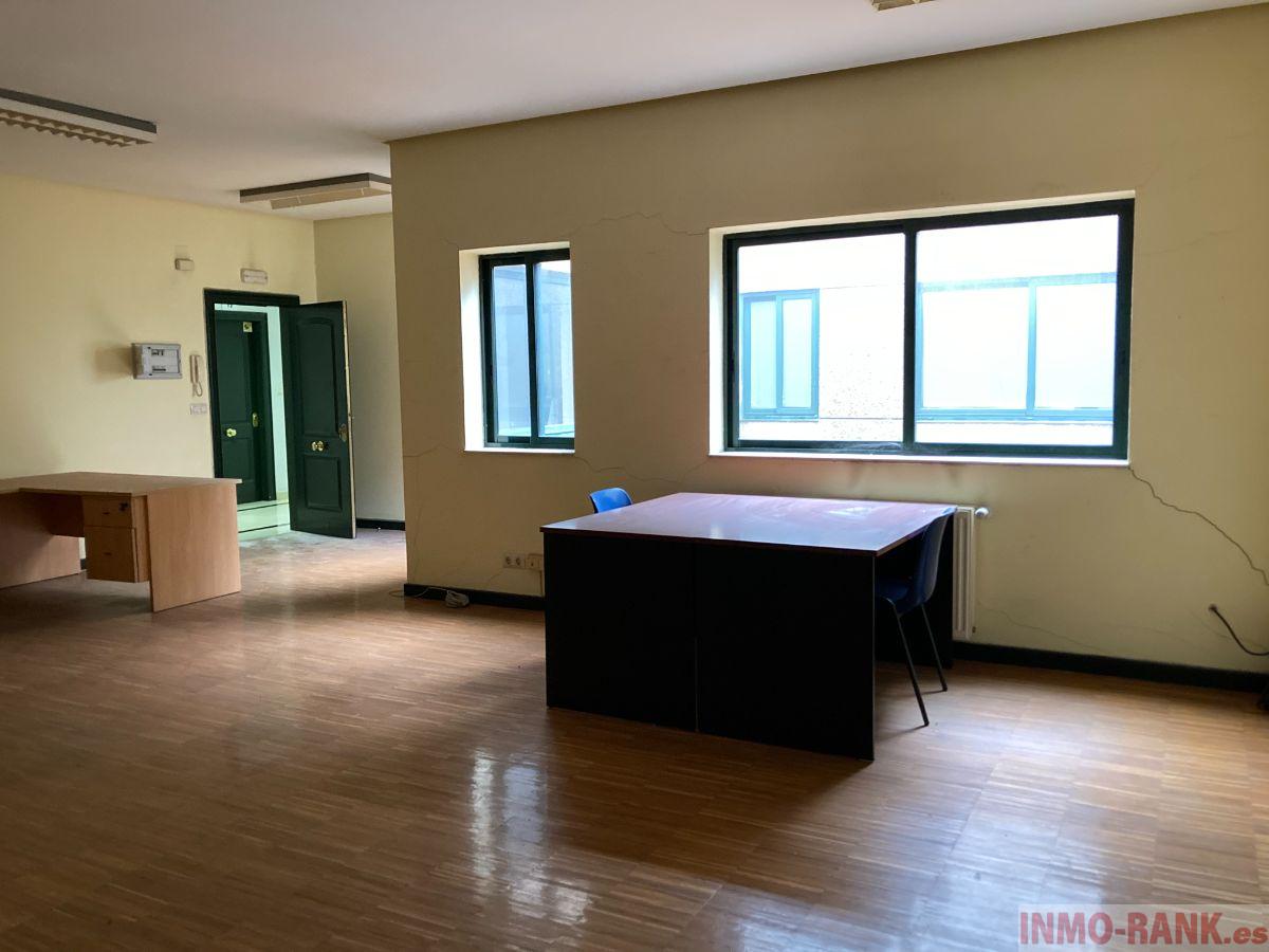 For sale of office in Vigo