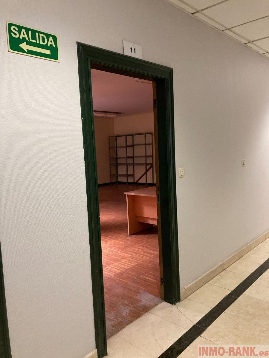 For sale of office in Vigo