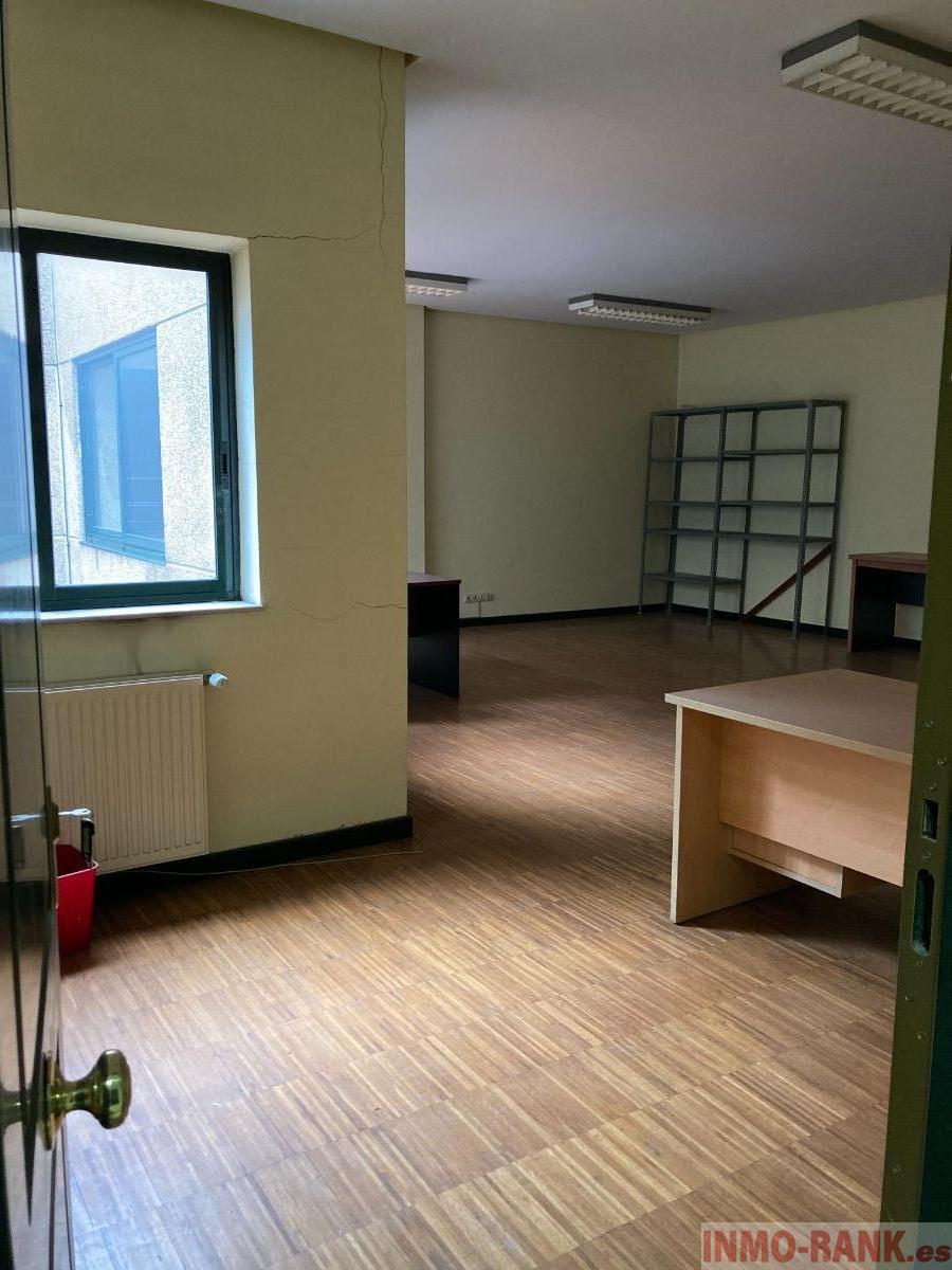 For sale of office in Vigo