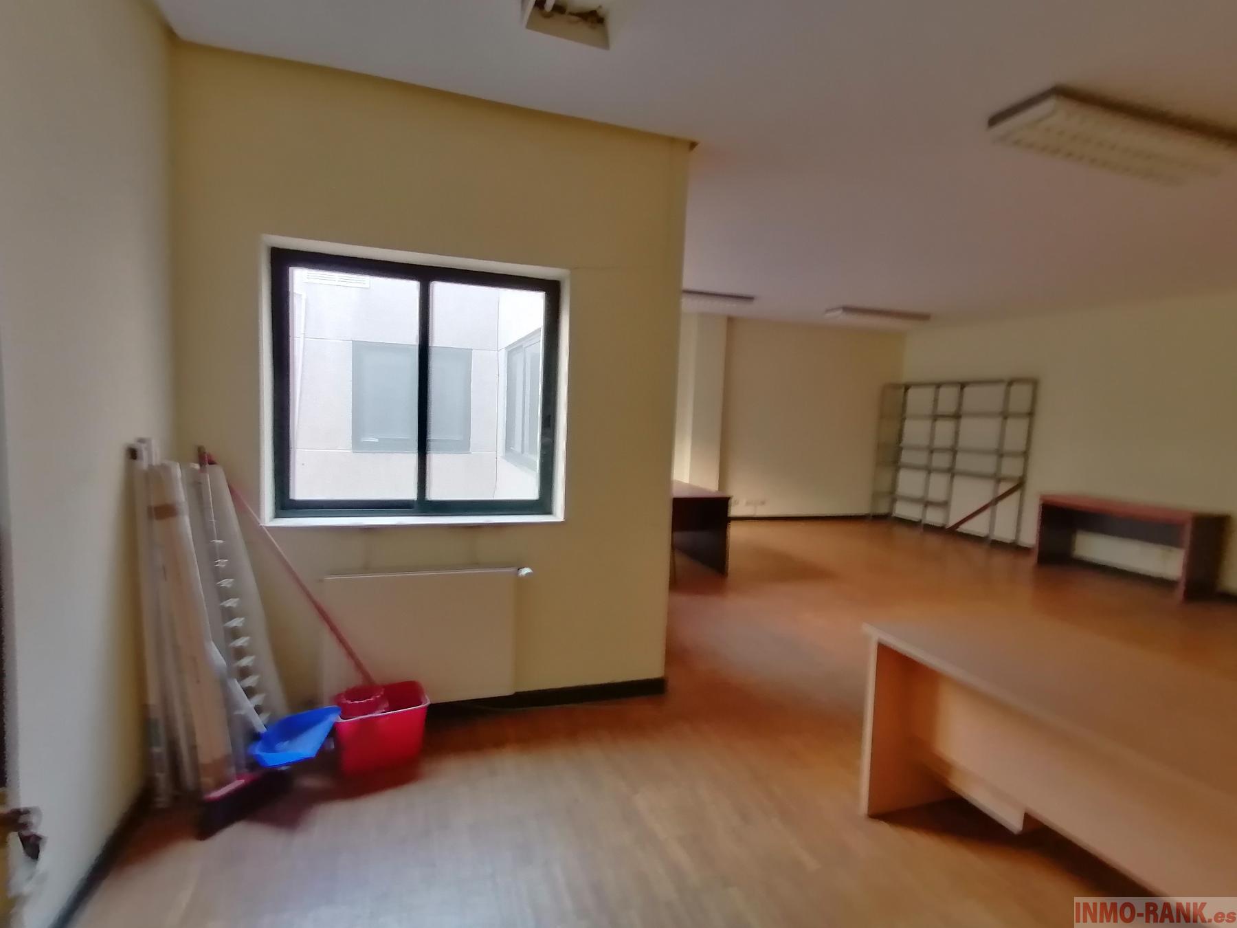 For sale of office in Vigo
