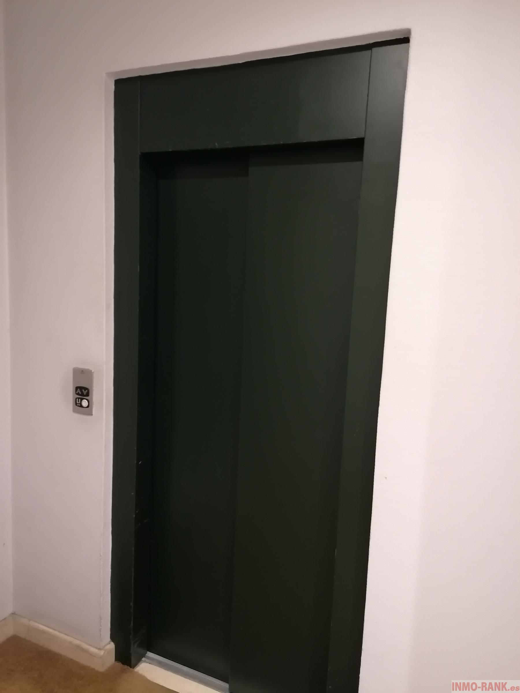 For sale of office in Vigo