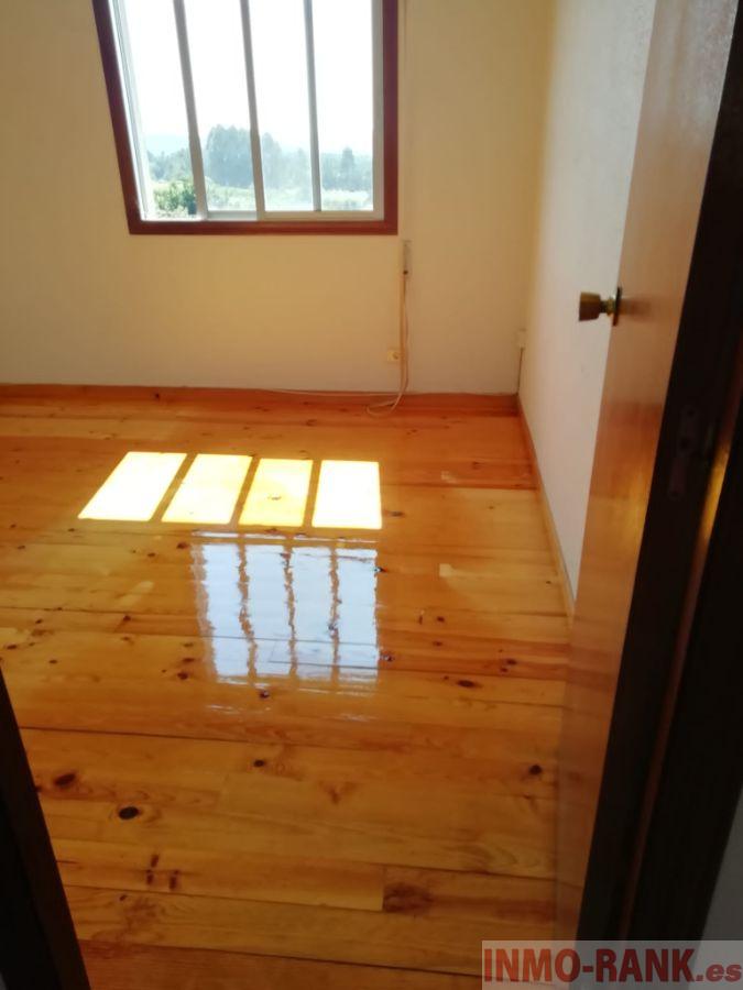 For sale of house in A Cañiza