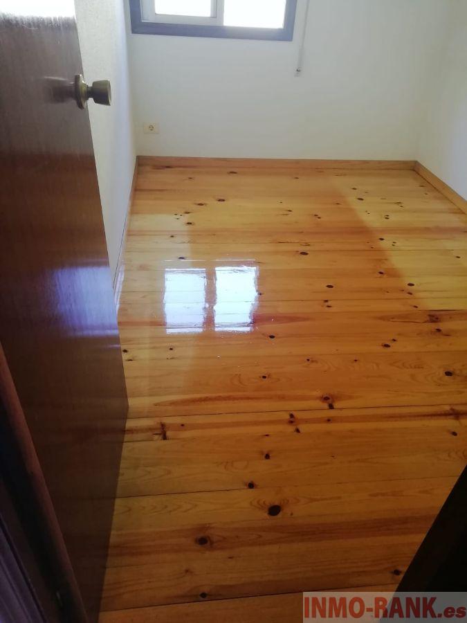 For sale of house in A Cañiza
