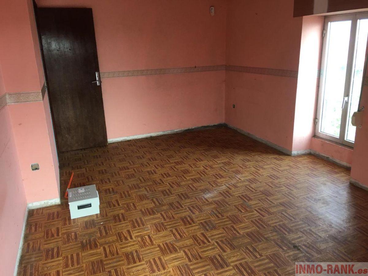 For sale of house in A Guarda