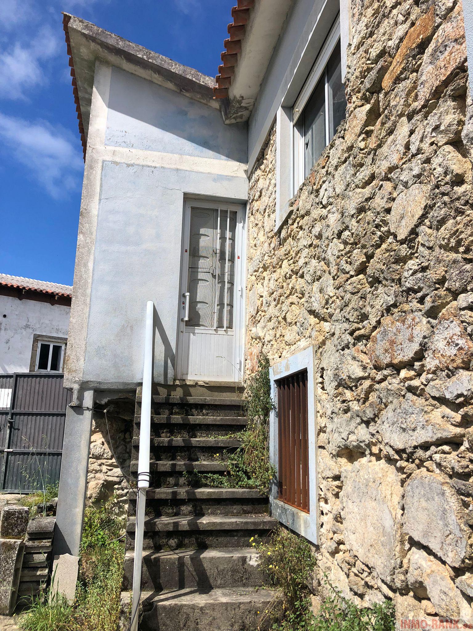 For sale of house in A Guarda