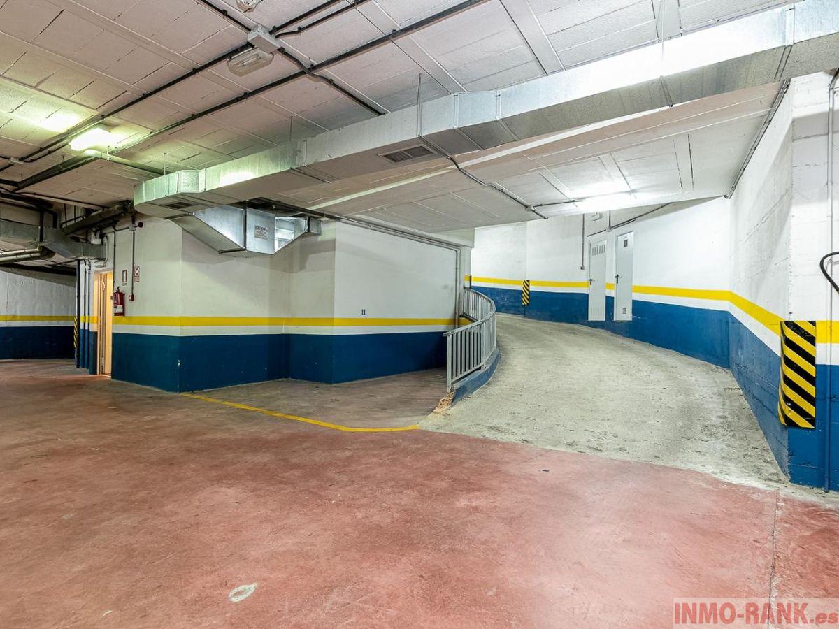 For sale of garage in A Cañiza