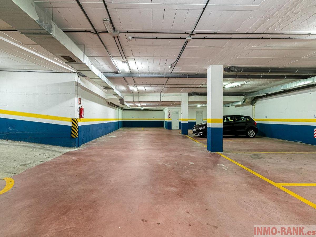 For sale of garage in A Cañiza