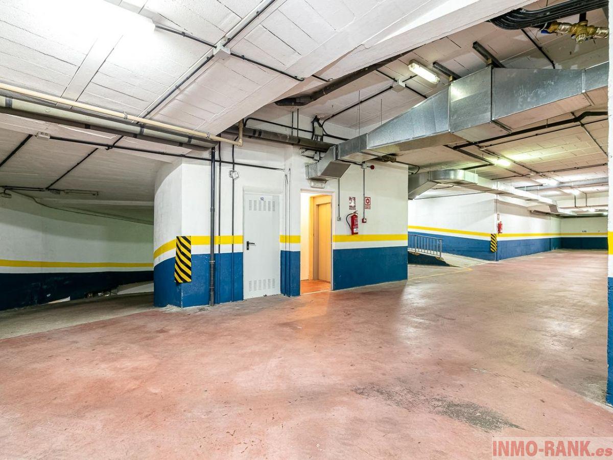 For sale of garage in A Cañiza