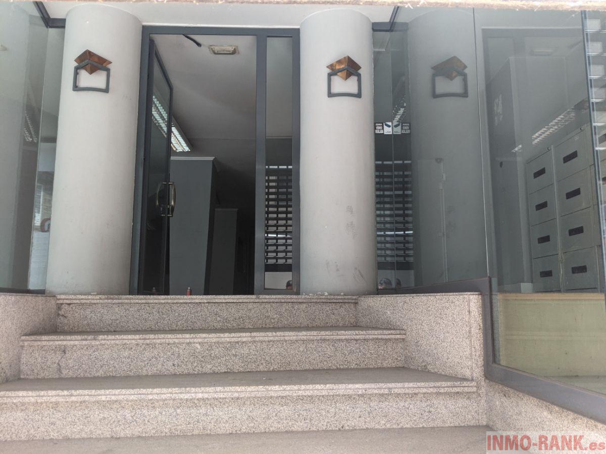 For sale of commercial in Vigo