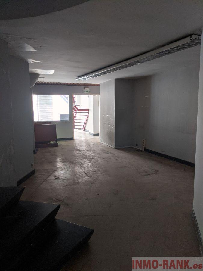 For sale of commercial in Vigo