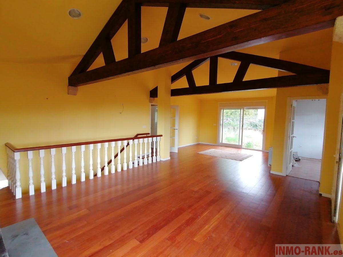 For sale of house in Tui