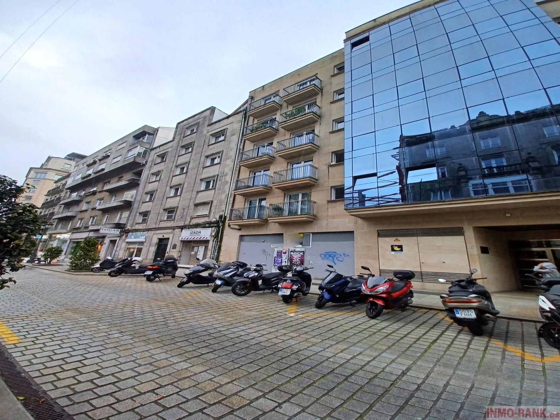 For sale of commercial in Vigo