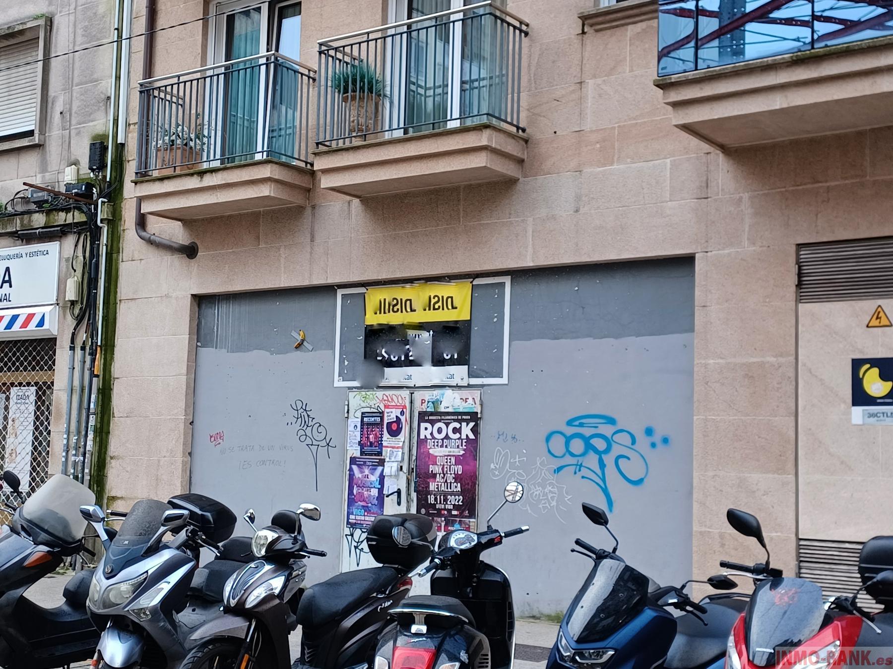 For sale of commercial in Vigo