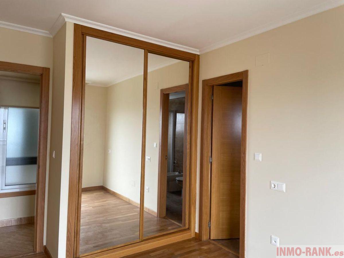 For sale of flat in A Cañiza