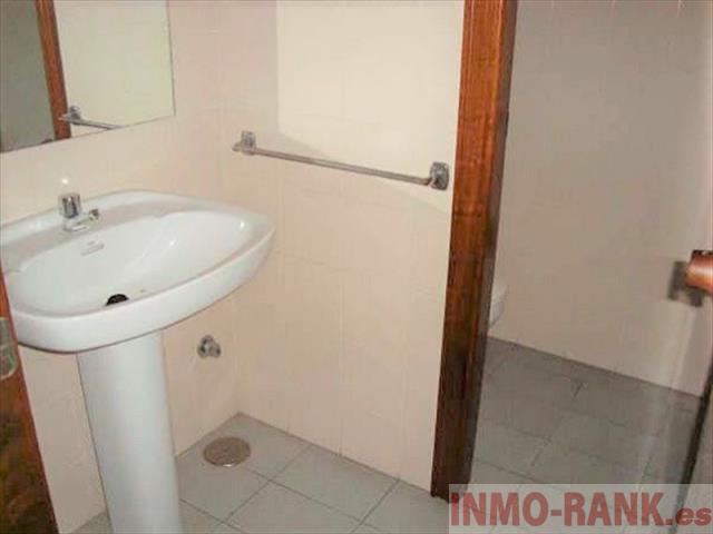 For sale of commercial in Vigo
