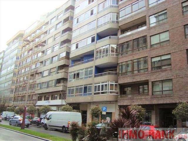 For sale of commercial in Vigo