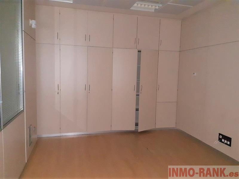 For rent of commercial in Pontevedra