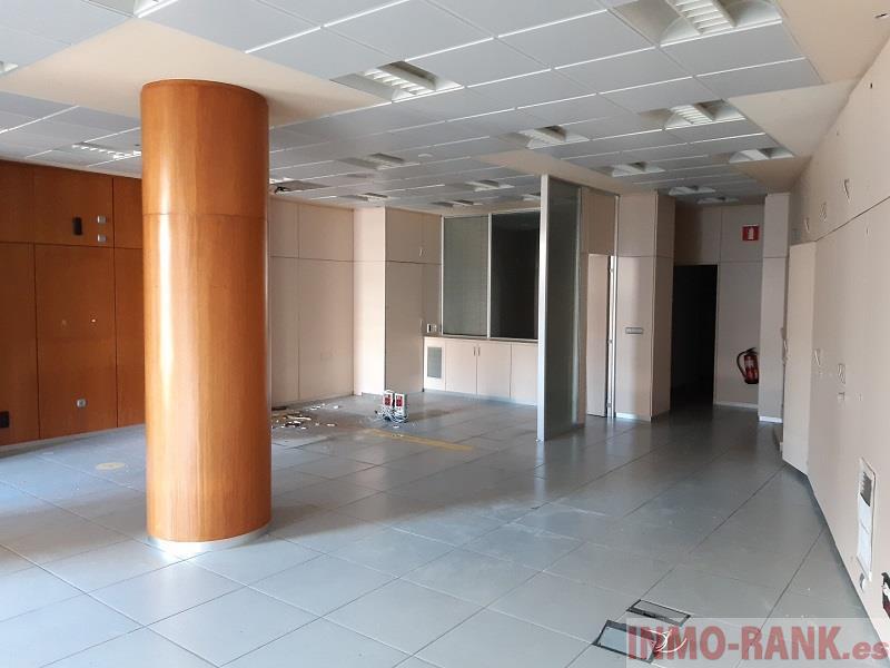 For rent of commercial in Pontevedra