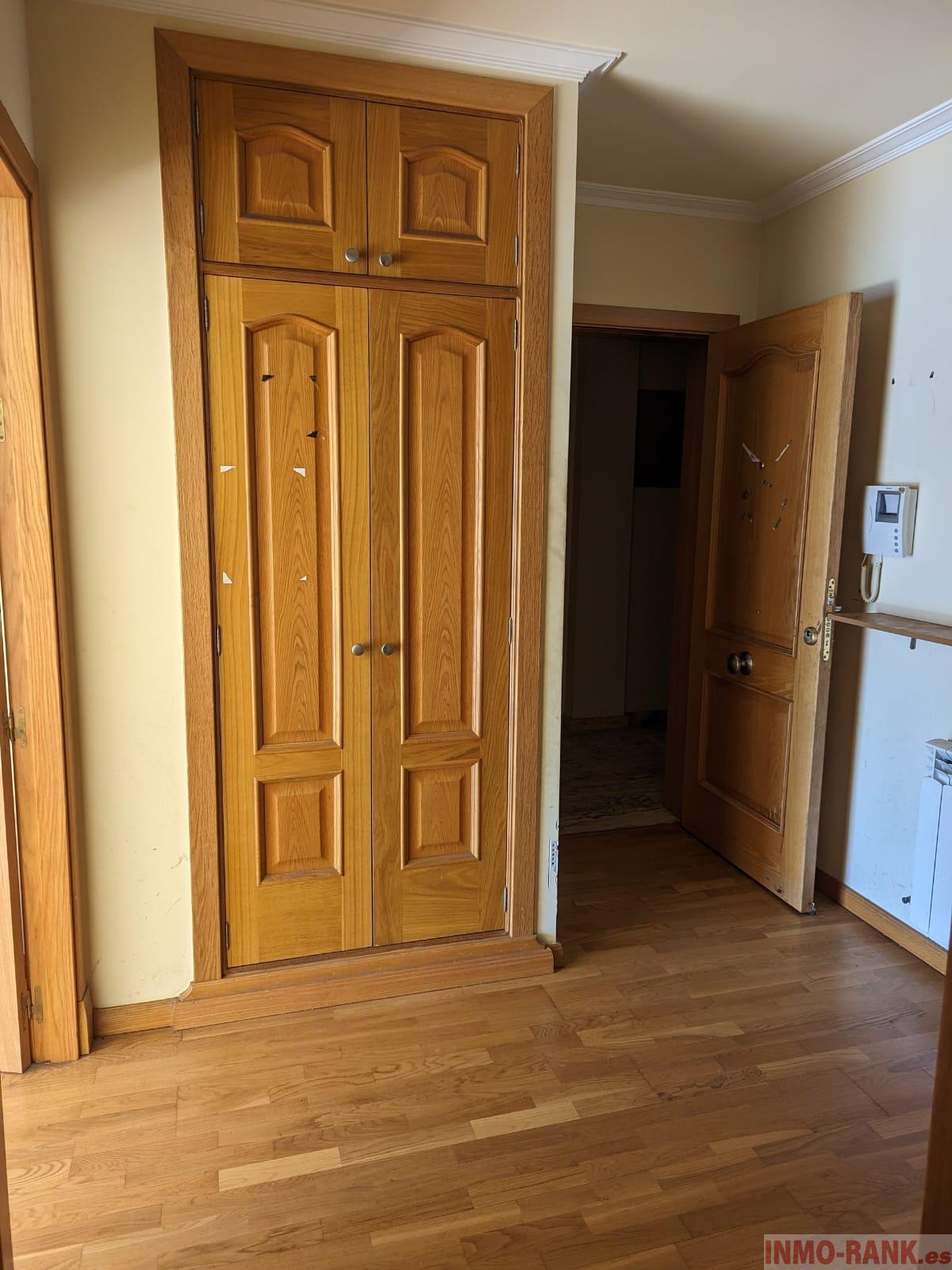 For sale of flat in Salvaterra de Miño
