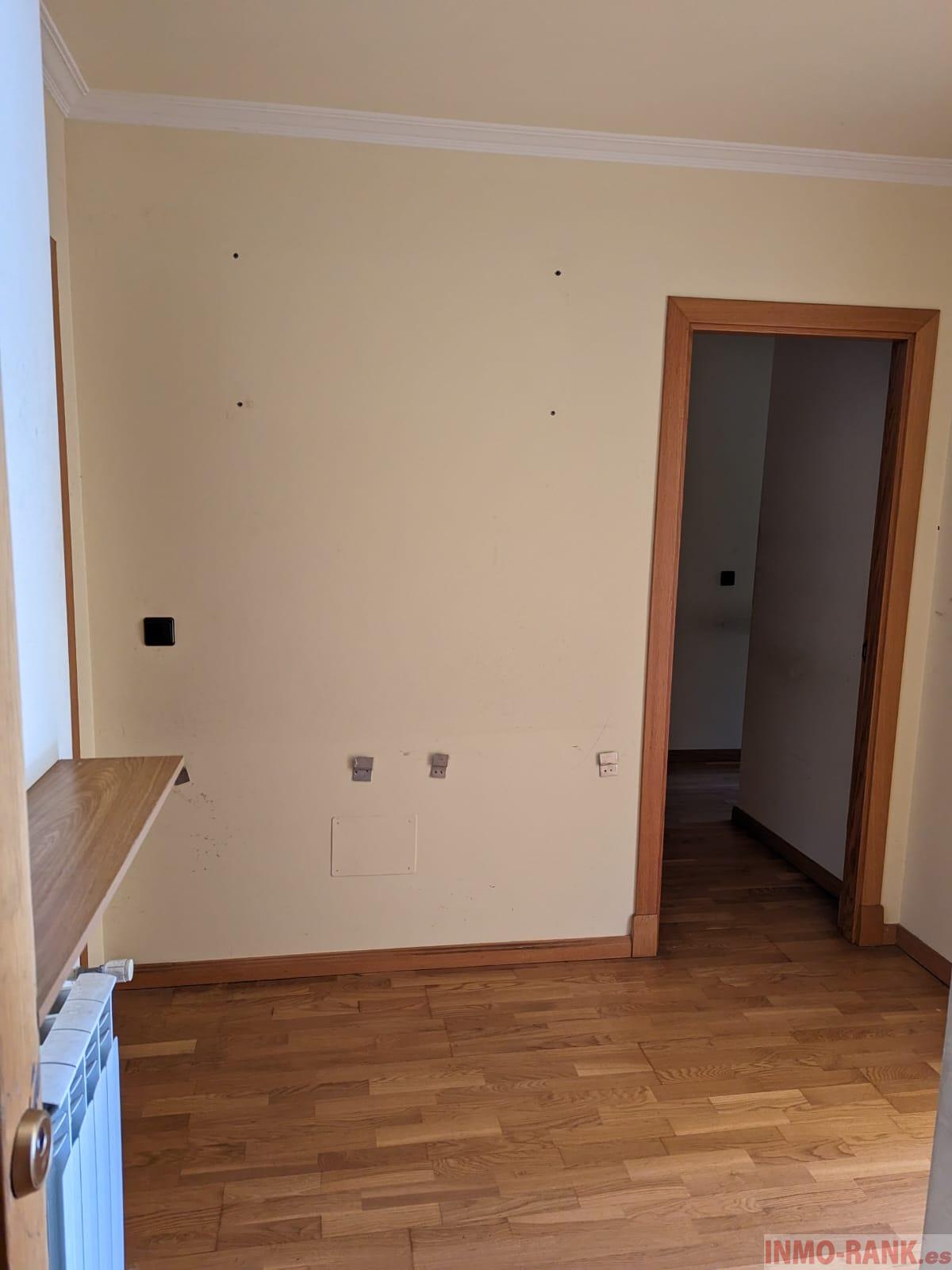 For sale of flat in Salvaterra de Miño