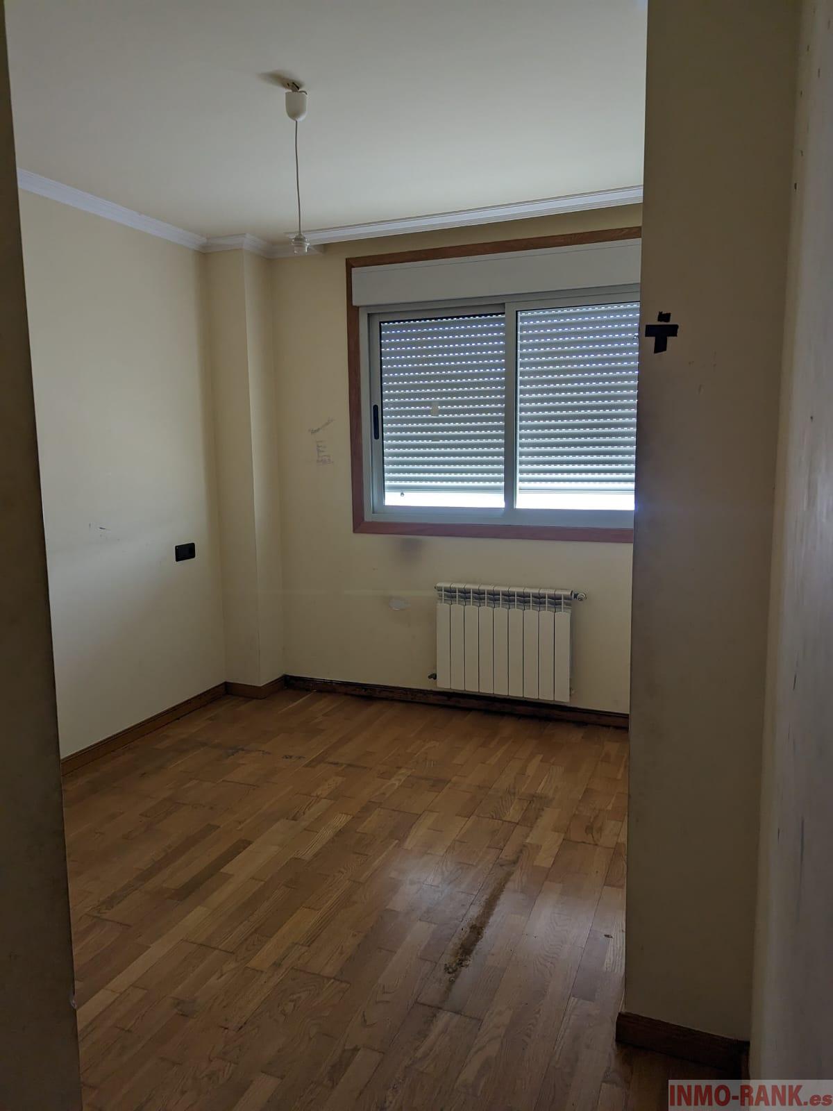 For sale of flat in Salvaterra de Miño
